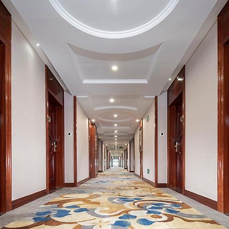 Vienna Hotel Shenzhen Pingshan Shenshan Road エクステリア 写真
